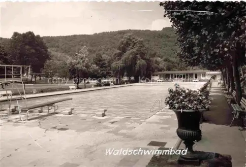 AK / Ansichtskarte Bendorf Rhein Mayen-Koblenz Rheinland-Pfalz Waldschwimmbad Schwimmbecken Sprungturm Liegestuehle Wald Freibad