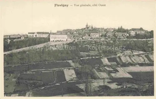 AK / Ansichtskarte Flavigny-sur-Ozerain Montbard 21 Cote-d Or Westseite Stadtansicht Kirche Felder Huegel Gebaeude