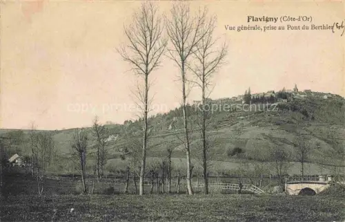 AK / Ansichtskarte Flavigny-sur-Ozerain Montbard 21 Cote-d Or Pont-du-Berthier Bruecke Stadtansicht Huegel Baeume Fluss Wiese Kirche