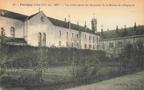 AK / Ansichtskarte Flavigny-sur-Ozerain Montbard 21 Cote-d Or Maison-de-villégiature Klostergebaeude Kreuz Kirchturm Garten Baeume