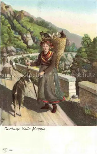 AK / Ansichtskarte Val Maggia Maggiatal Valle Maggia Vallemaggia TI Tracht Frau Ziege Katzen Korb Bergstrasse Felsen Trachtenkleid
