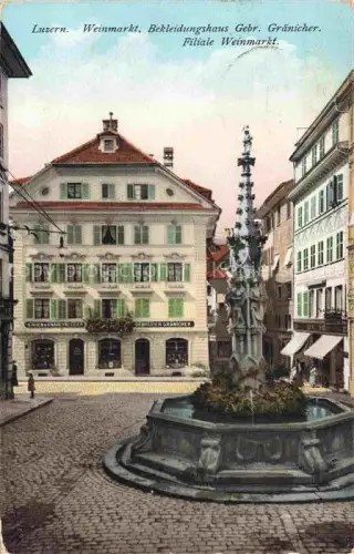 AK / Ansichtskarte LUZERN  LU Weinmarkt Brunnen Bekleidungshaus-Gebr-Graenicher Platz Pflastersteine Geschaefte Passanten Brunnenplastik