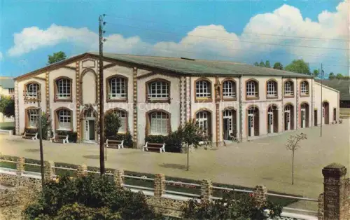 AK / Ansichtskarte Gouville-sur-Mer Coutances 50 Manche Colonie-Scolaire Maisons-Alfort Schulgebaeude Baenke Parkanlage Farbfoto
