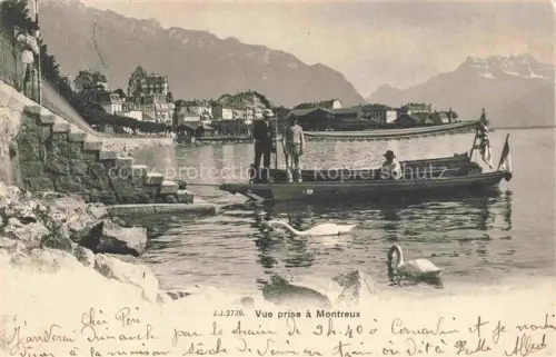 AK / Ansichtskarte MONTREUX  VD Genfersee Schwaene Boot Uferpromenade Berge Schweizerfahne