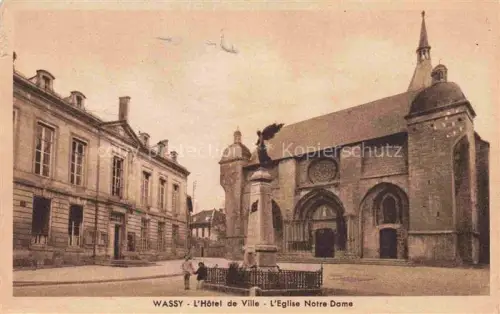 AK / Ansichtskarte Wassy Saint-Dizier 52 Haute-Marne Hôtel-de-Ville Rathaus Eglise-Notre-Dame Kirche Kriegerdenkmal Platz