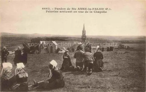 AK / Ansichtskarte Plonevez-Porzay Chateaulin 29 Finistere Sainte-Anne-La-Palud Pardon Pèlerins Chapelle Tracht Kniende Landschaft