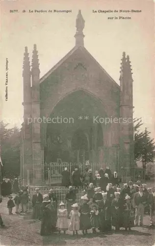 AK / Ansichtskarte Rumengol Le Faou Chateaulin 29 Finistere Pardon Chapelle-Notre-Dame Placite Tracht Glaeubige Kirchportal Bretagne