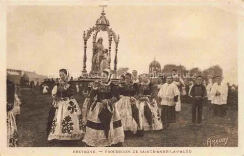 AK / Ansichtskarte Sainte Anne La Palud Chateaulin 29 Finistere Prozession Marienfigur Baldachin Bretonische-Tracht Tracht Messdiener Frauen Maedchen