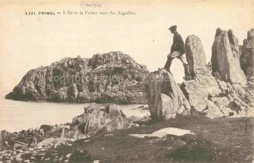 AK / Ansichtskarte Plougasnou Morlaix 29 Finistere Primel Ile Pointe Aiguilles Felsen Meer Mann Kueste