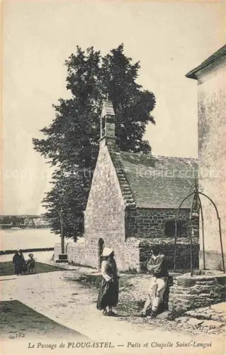 AK / Ansichtskarte Plougastel-Daoulas BREST 29 Finistere Chapelle-Saint-Langui Puits Passage Kapelle Brunnen Tracht Frauen Baum