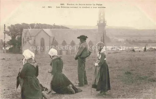 AK / Ansichtskarte Sainte Anne La Palue Chateaulin 29 Finistere Pardon Pilger Tracht Kirchturm Kirche Breton-Tracht Prozession