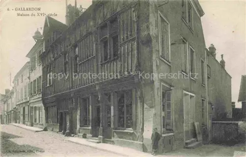 AK / Ansichtskarte Gallardon CHARTRES 28 Eure-et-Loir Maison-du-XVIe-siècle Fachwerkhaus Strassenszene Kopfsteinpflaster Geschaefte Kind