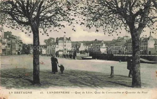 AK / Ansichtskarte Landerneau BREST 29 Finistere Quai-de-Léon Quai-de-Cornouailles Quartier-du-Pont Platanen Hafen Stadtansicht Passanten Bruecke