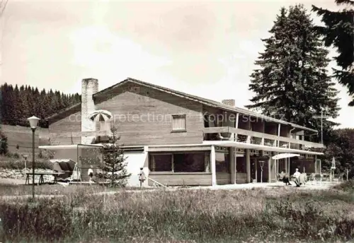 AK / Ansichtskarte Falkau Altglashuetten Feldberg BW Hotel-Restaurant Fuchshof Schwarzwald Holzhaus Terrasse Tannen Wiese Sonnenschirm