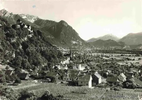 AK / Ansichtskarte Vaduz Liechtenstein FL Schloss Burg Dorf Kirche Rheintal Berge Weinreben Panorama