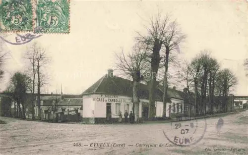 AK / Ansichtskarte EVREUX 27 Eure Carrefour-de-Cambolle Café-de-Cambolle Strassenszene Baeume Kreuzung Passanten