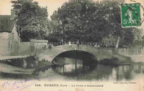 AK / Ansichtskarte EVREUX 27 Eure Pont-d Harrouard Bruecke Fluss Baeume Personen Steinbruecke
