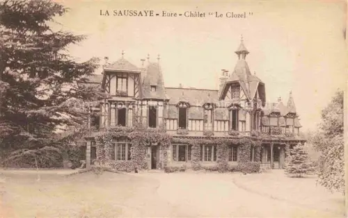 AK / Ansichtskarte La Saussaye BERNAY 27 Eure Chalet-Le-Clozel Fachwerkhaus Villa Efeu Park Baeume Turm