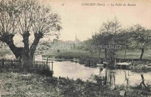 AK / Ansichtskarte Conches-en-Ouche EVREUX 27 Eure Vallée-du-Rouloir Fluss Wiesen Baeume Kirchturm Weide Zaun