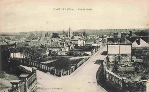 AK / Ansichtskarte Damville Evreux 27 Eure Stadtpanorama Kirchturm Strasse Garten Daecher Baeume