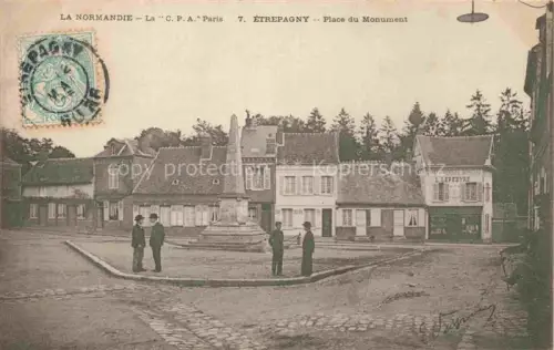 AK / Ansichtskarte Etrepagny ANDELYS 27 Eure Place-du-Monument Denkmal Obelisk Maenner Geschaeft-Lefebvre Buergerhaus Baeume