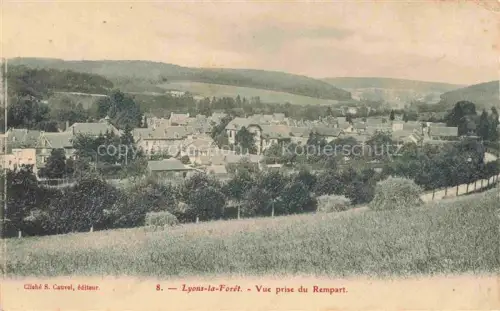 AK / Ansichtskarte Lyons-la-Foret Les Andelys 27 Eure Rempart Dorf Daecher Huegel Wald Wiesen Felder