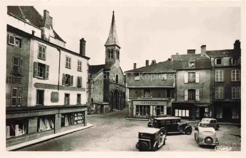 AK / Ansichtskarte Marcigny Charolles 71 Saone-et-Loire Place-des-Halles Eglise Kirchturm Coiffeur Geschaefte Autos Platz