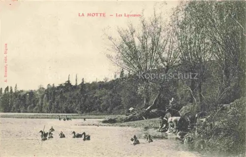 AK / Ansichtskarte La Motte-Saint-Jean CHAROLLES 71 Saone-et-Loire Laveuses Waesche Fluss Teich Enten Baeume Frauen