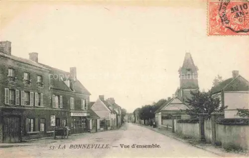 AK / Ansichtskarte La Bonneville-sur-Iton EVREUX 27 Eure Strassenszene Kirche Cafe Epicerie Dorfstrasse Haeuser
