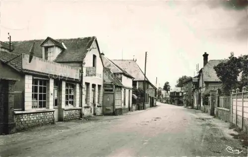 AK / Ansichtskarte Brosville EVREUX 27 Eure La-grande-Rue Strassenszene Restaurant Poste Haeuser
