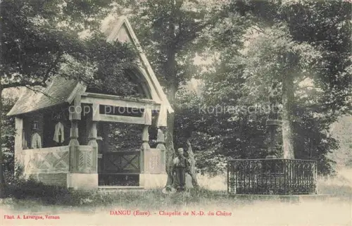 AK / Ansichtskarte Dangu Andelys 27 Eure Chapelle-de-N-D-du-Chene Kapelle Wald Baeume Kreuz Marienfigur