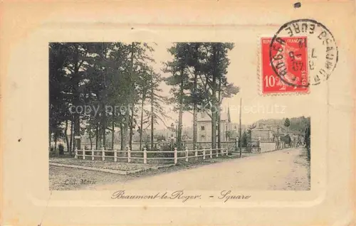 AK / Ansichtskarte Beaumont-le-Roger BERNAY 27 Eure Square Park Baeume Kirchturm Zaun Strasse Passanten