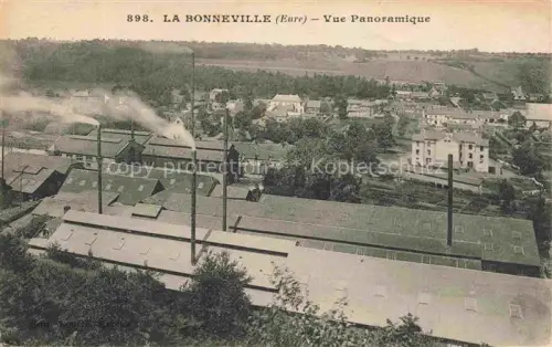 AK / Ansichtskarte La Bonneville-sur-Iton EVREUX 27 Eure Vue-Panoramique Fabrik Schornsteine Industriegebaeude Dorfpanorama Huegel Baeume