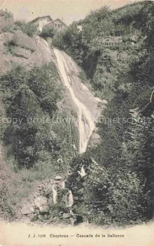 AK / Ansichtskarte Chexbres Lavaux VD Cascade-de-la-Sallance Wasserfall Wald Berghang Haeuser Personen