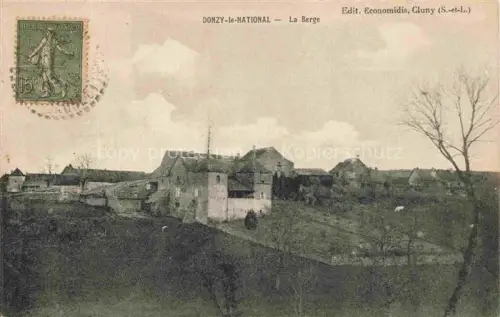 AK / Ansichtskarte Donzy-le-National MACON 71 Saone-et-Loire La-Berge Dorf Huegel Felder Baeume Gehoeft Panorama