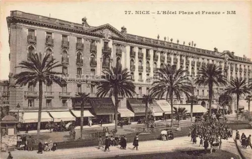 AK / Ansichtskarte NICE   Nizza 06 Alpes-Maritimes Hotel-Plaza-et-France Palmen Passanten Strassenszene Geschaefte Fassade Autos