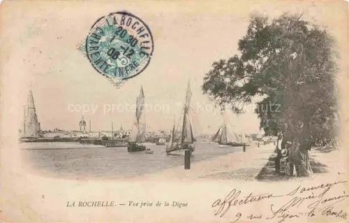 AK / Ansichtskarte LA ROCHELLE 17 Charente-Maritime Vue-de-la-Digue Digue Segelboote Hafen Kirchturm Baeume Promenade
