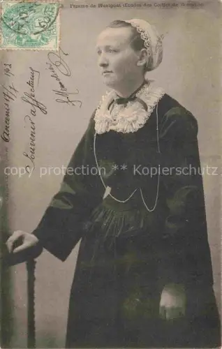 AK / Ansichtskarte Huelgoat Chateaulin 29 Finistere Femme-de-Huelgoat Coiffes-de-Bretagne Bretonin Tracht Haube Kleid Portrait Studio