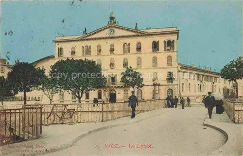 AK / Ansichtskarte NICE   Nizza 06 Alpes-Maritimes Lycée Schulgebaeude Fahrrad Passanten Uhr handkoloriert Rue-Cassini