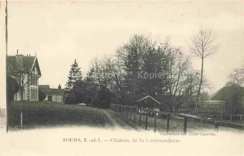 AK / Ansichtskarte Sours CHARTRES 28 Eure-et-Loir Château-de-la-Commanderie Weg Park Baeume Zaun Villa Wirtschaftsgebaeude