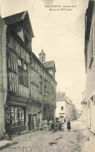 AK / Ansichtskarte Gallardon CHARTRES 28 Eure-et-Loir Grande-Rue Fachwerkhaus Mittelalter Kopfsteinpflaster Kinder Strassenszene Geschaefte