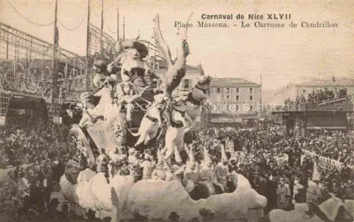 AK / Ansichtskarte NICE   Nizza 06 Alpes-Maritimes Karneval Festwagen Place-Massena Cinderella Kutsche Menschenmenge Tribunen