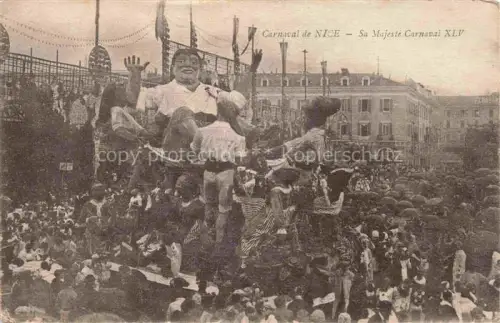 AK / Ansichtskarte NICE   Nizza 06 Alpes-Maritimes Carnaval Sa-Majeste-Carnaval-XLV Umzugswagen Riesenfiguren Menschenmenge Festumzug Konfetti Gebaeude