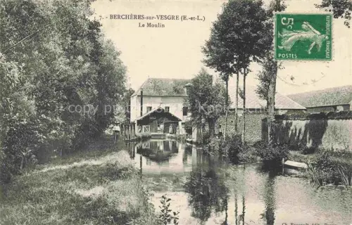 AK / Ansichtskarte Bercheres-sur-Vesgre DREUX 28 Eure-et-Loir Moulin Vesgre Fluss Muehle Wasser Baeume Gebaeude