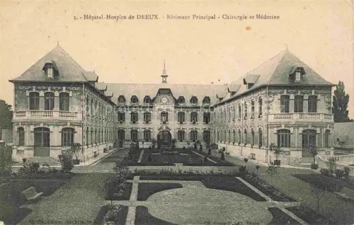 AK / Ansichtskarte DREUX 28 Eure-et-Loir Hôpital-Hospice Krankenhaus Garten Innenhof Hauptgebaeude Chirurgie Medizin