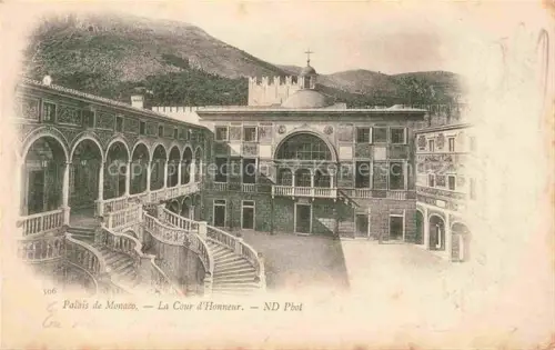 AK / Ansichtskarte MONACO Palais-de-Monaco Cour-d Honneur Innenhof Treppe Bogengaenge Kuppel Berge