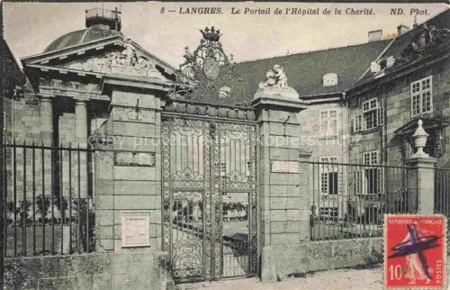 AK / Ansichtskarte LANGRES 52 Haute-Marne Portail-de-l Hôpital-de-la-Charité Krankenhaus Portal Eisengitter Barockfassade Gebaeude