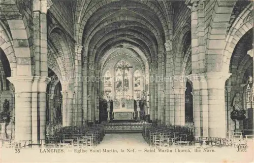 AK / Ansichtskarte LANGRES 52 Haute-Marne Eglise-Saint-Martin Kirchenschiff Romanisch Gotik Saeulen Altar Kirchenfenster Baenke