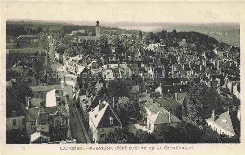 AK / Ansichtskarte LANGRES 52 Haute-Marne Altstadt Daecher Kathedrale Panorama-Sud Strasse Kirche