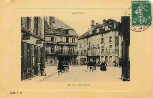 AK / Ansichtskarte LANGRES 52 Haute-Marne Place-Zeigler Grand-Hôtel-de-la-Poste Tabac Boulangerie Confiserie Passanten Fahrrad Marktplatz